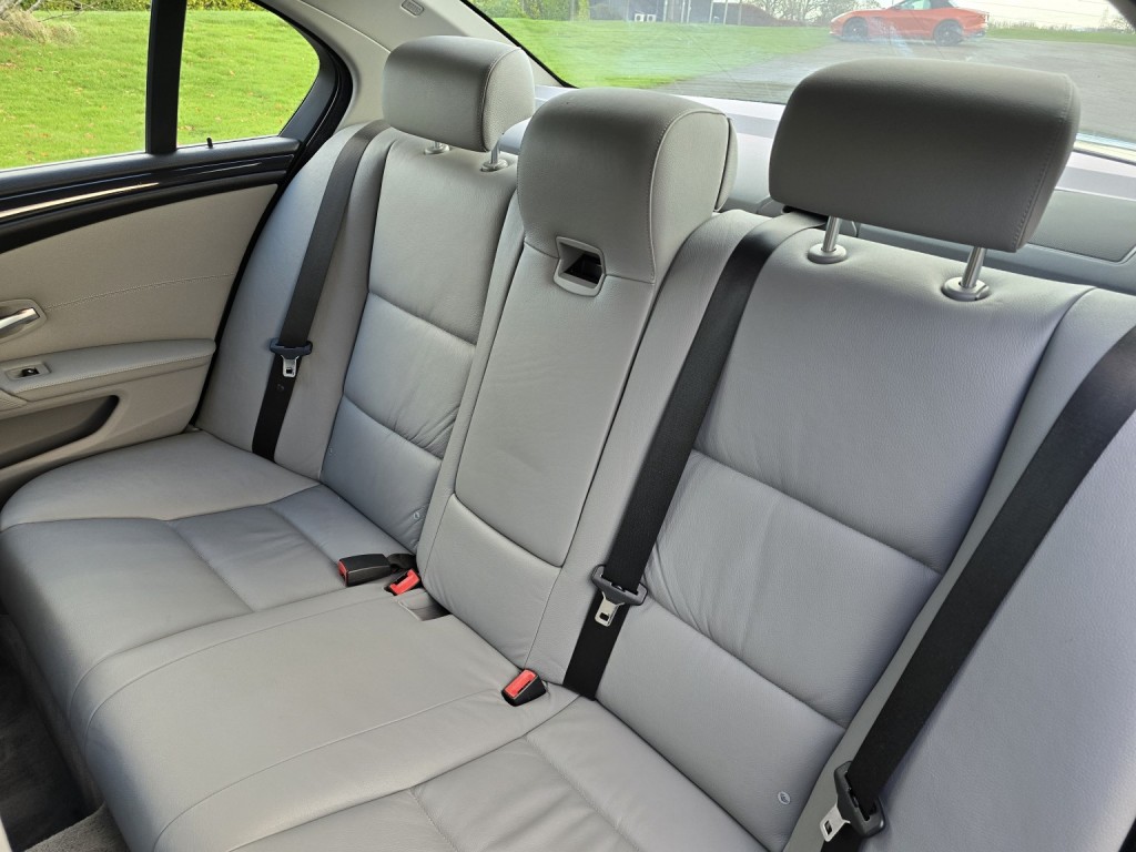 BMW 5 SERIES 2.0 520d SE Business Edition Saloon 2009