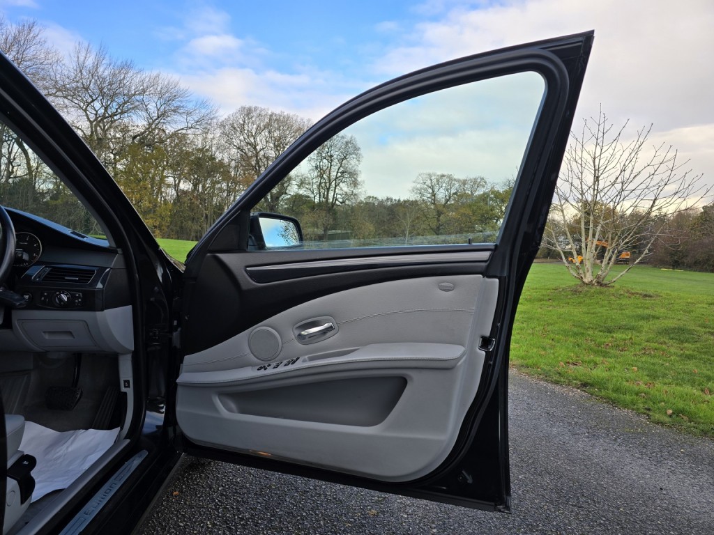 BMW 5 SERIES 2.0 520d SE Business Edition Saloon 2009