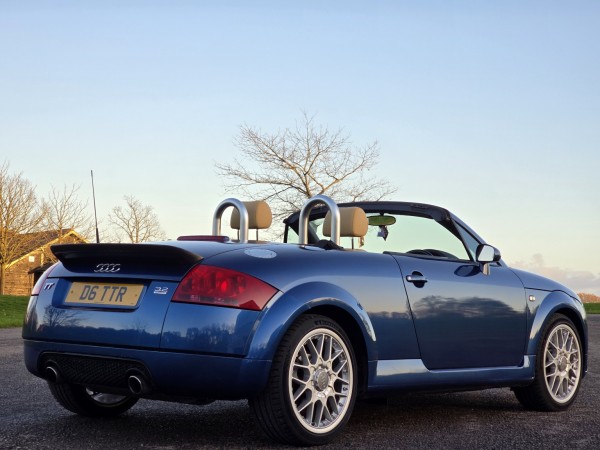 View AUDI TT 3.2 V6