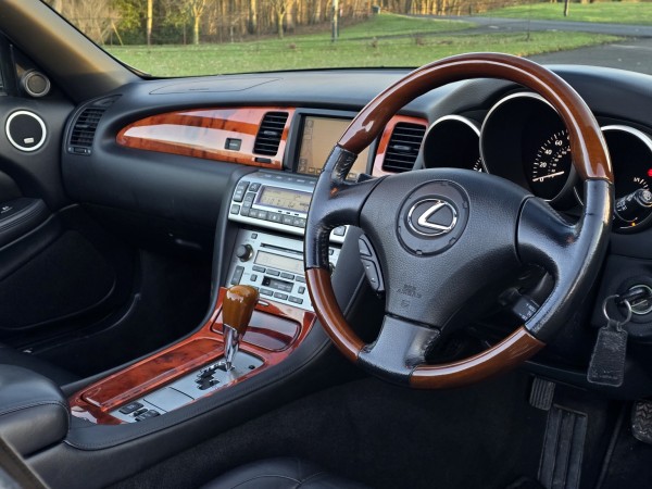 View LEXUS SC 430 4.3 430