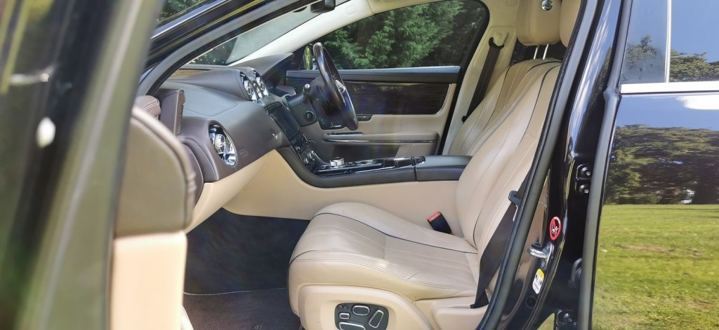 JAGUAR XJ 3.0d V6 Portfolio Auto ss 4dr LWB 2014