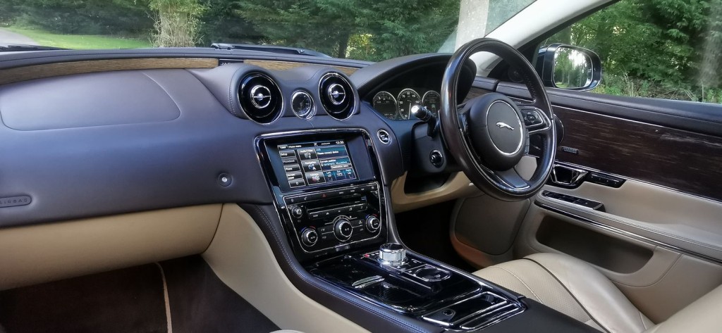 JAGUAR XJ 3.0d V6 Portfolio Auto ss 4dr LWB 2014