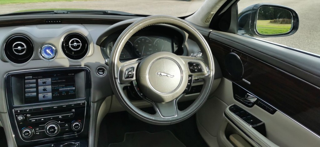 JAGUAR XJ 3.0d V6 Portfolio Auto Euro 5 ss 4dr 2012