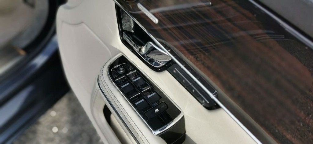 JAGUAR XJ 3.0d V6 Portfolio Auto Euro 5 ss 4dr 2012