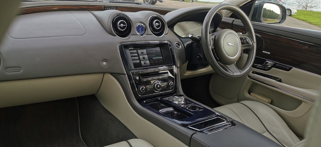 JAGUAR XJ 3.0d V6 Portfolio Auto Euro 5 ss 4dr 2012
