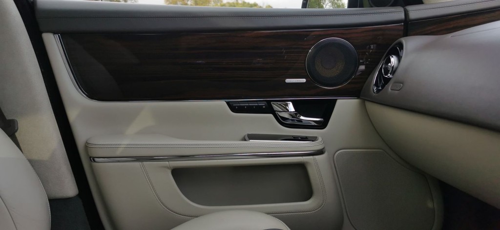 JAGUAR XJ 3.0d V6 Portfolio Auto Euro 5 ss 4dr 2012