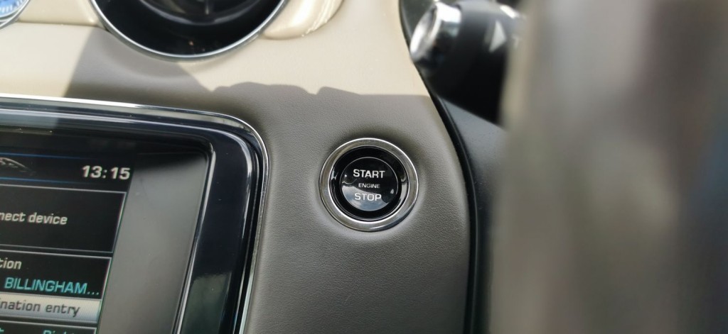 JAGUAR XJ 3.0d V6 Portfolio Auto Euro 5 ss 4dr 2012