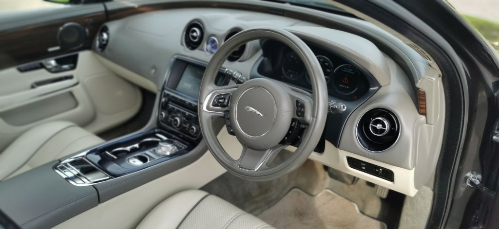 JAGUAR XJ 3.0d V6 Portfolio Auto Euro 5 ss 4dr 2012