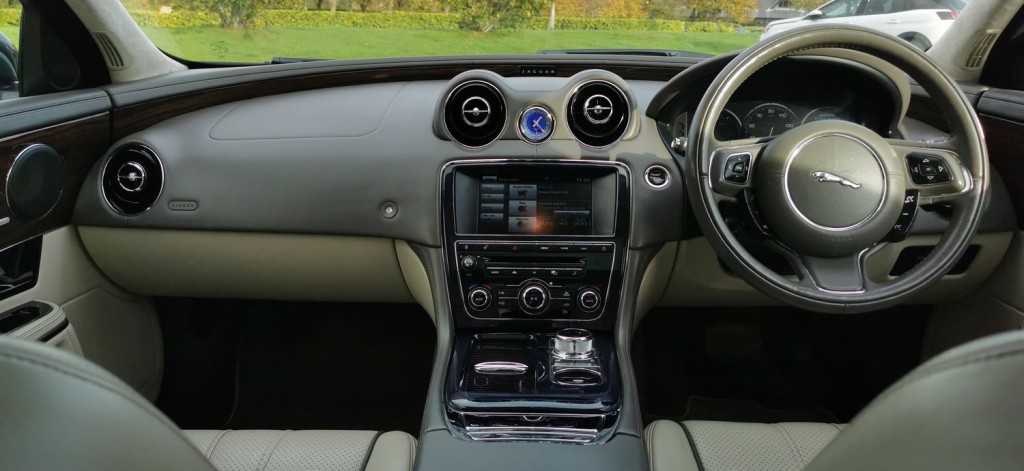 JAGUAR XJ 3.0d V6 Portfolio Auto Euro 5 ss 4dr 2012