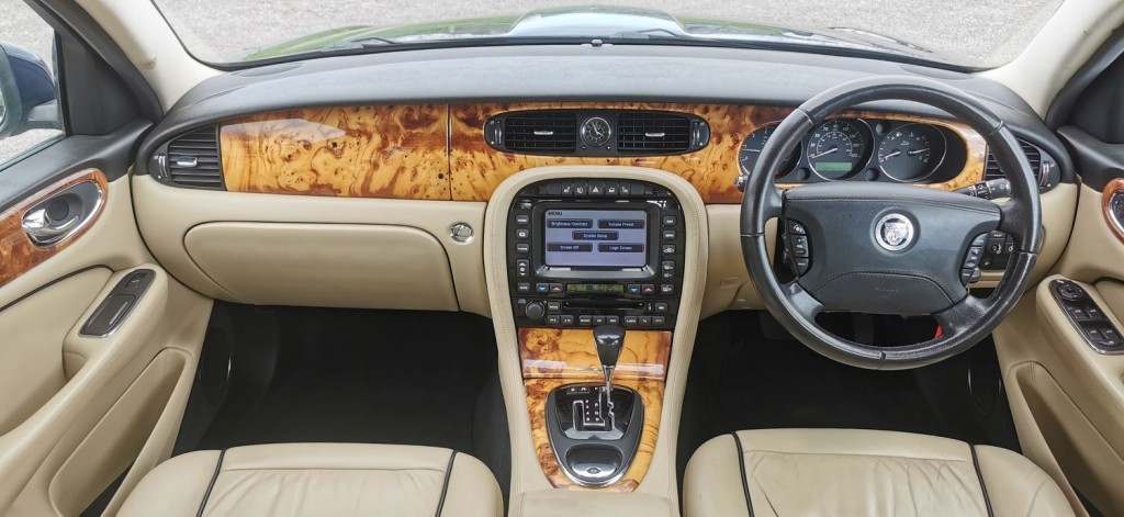 JAGUAR XJ 2.7 TD Sovereign LWB Saloon 4dr 2008