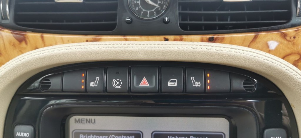 JAGUAR XJ 2.7 TD Sovereign LWB Saloon 4dr 2008