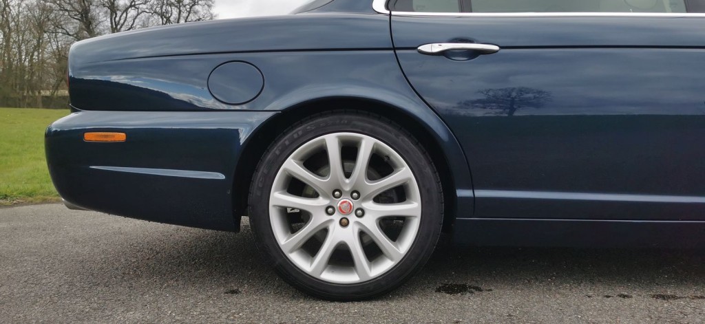 JAGUAR XJ 2.7 TD Sovereign LWB Saloon 4dr 2008