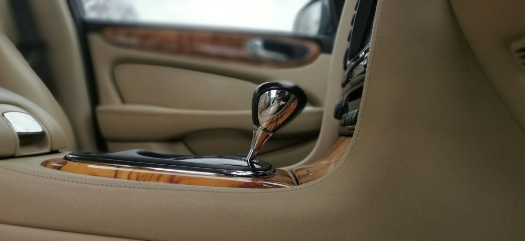 JAGUAR XJ 2.7 TD Sovereign LWB Saloon 4dr 2008