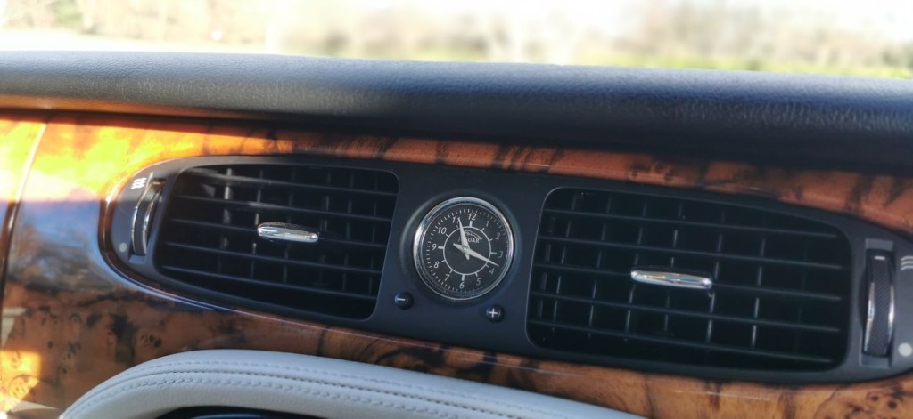 JAGUAR XJ 4.2 XJ8 Sovereign LWB Saloon 4dr 2006