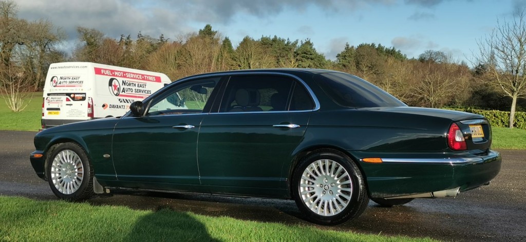 JAGUAR XJ 4.2 XJ8 Sovereign LWB Saloon 4dr 2006
