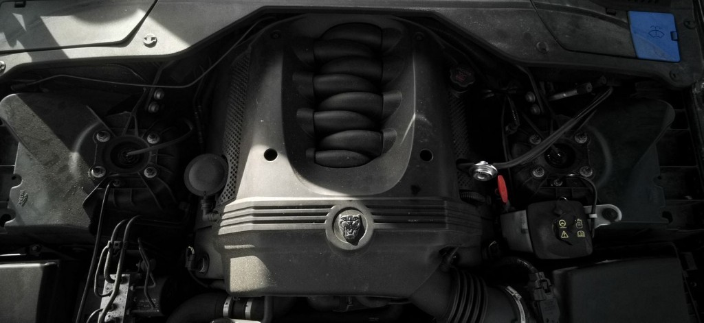 JAGUAR XJ 4.2 XJ8 Sovereign LWB Saloon 4dr 2006