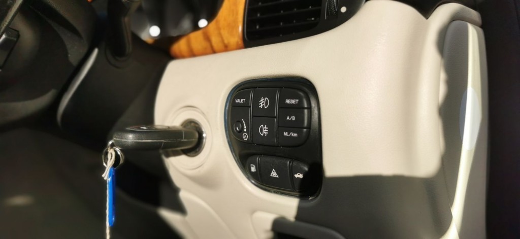 JAGUAR XJ 4.2 XJ8 Sovereign LWB Saloon 4dr 2006