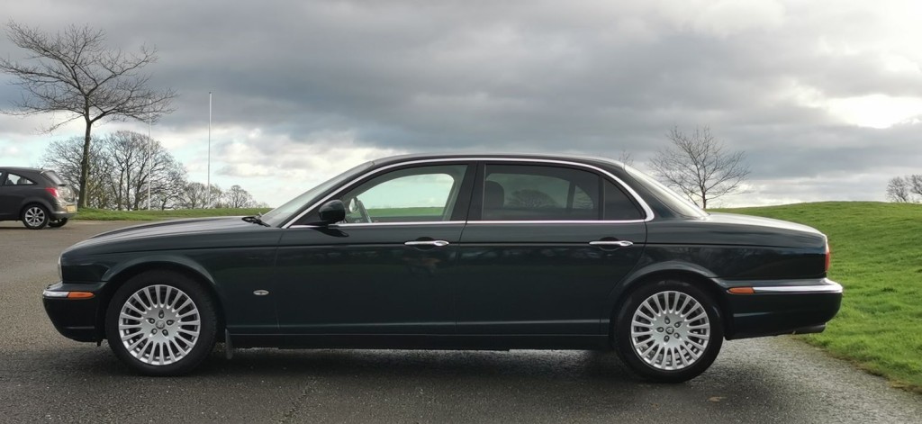JAGUAR XJ 4.2 XJ8 Sovereign LWB Saloon 4dr 2006