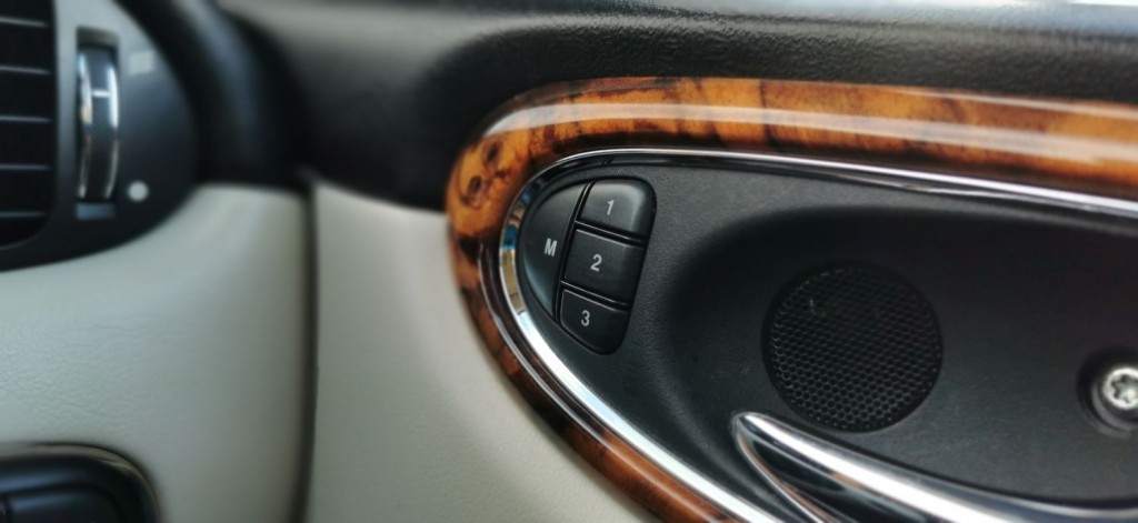 JAGUAR XJ 4.2 XJ8 Sovereign LWB Saloon 4dr 2006