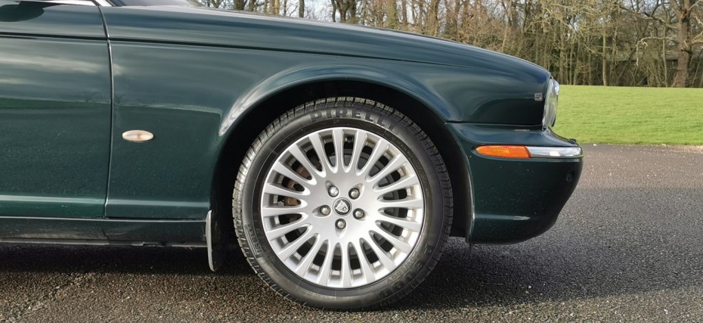 JAGUAR XJ 4.2 XJ8 Sovereign LWB Saloon 4dr 2006