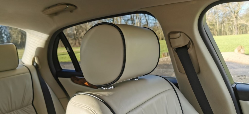 JAGUAR XJ 4.2 XJ8 Sovereign LWB Saloon 4dr 2006