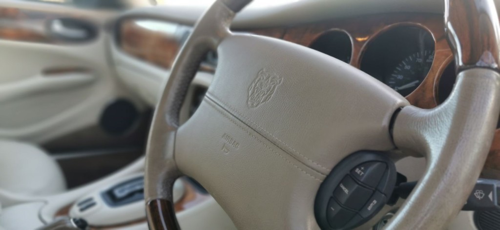JAGUAR XJ XJ8 LWB 3.2 2002