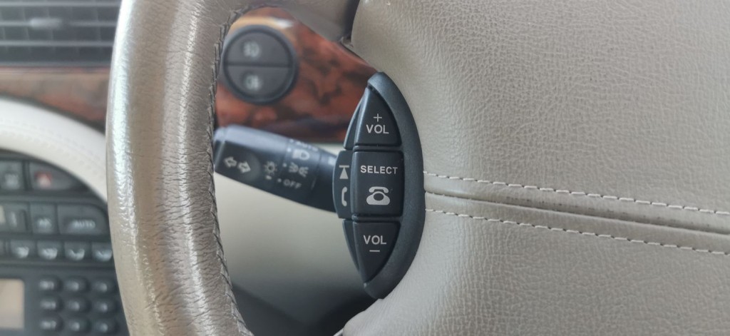 JAGUAR XJ XJ8 LWB 3.2 2002