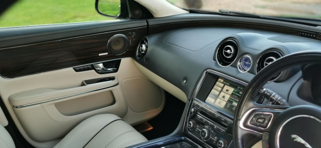 JAGUAR XJ 3.0d V6 Portfolio Auto Euro 5 4dr 2012