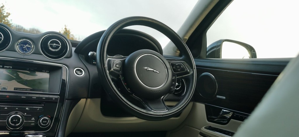 JAGUAR XJ 3.0d V6 Portfolio Auto Euro 5 4dr 2012