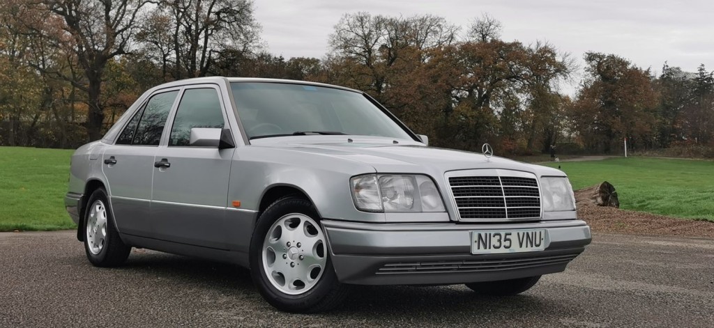 MERCEDES-BENZ E CLASS 2.2 E220 SE Limited Edition 4dr 1995
