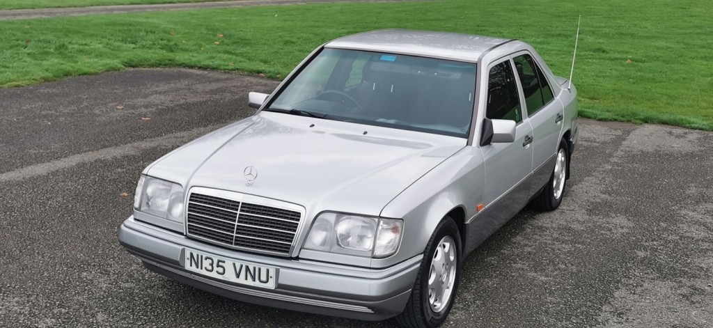 MERCEDES-BENZ E CLASS 2.2 E220 SE Limited Edition 4dr 1995