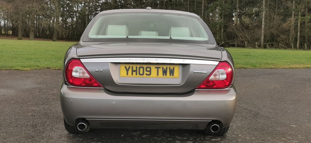 JAGUAR XJ 2.7 TDVi Sovereign 4dr 2009