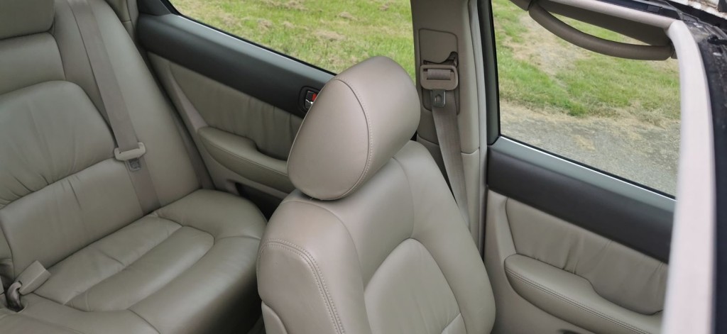 LEXUS LS 400 4.0 4dr Saloon 1998