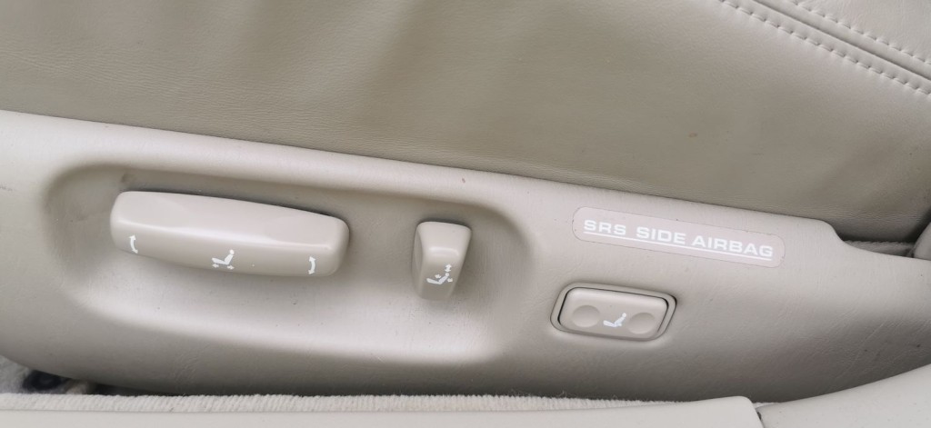LEXUS LS 400 4.0 4dr Saloon 1998