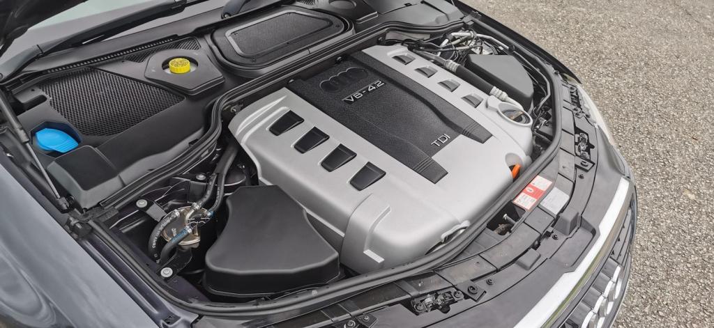 AUDI A8 4.2 TDI SE quattro 4dr LWB 2009