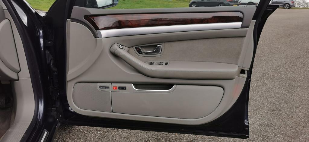 AUDI A8 4.2 TDI SE quattro 4dr LWB 2009