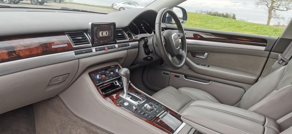 AUDI A8 4.2 TDI SE quattro 4dr LWB 2009