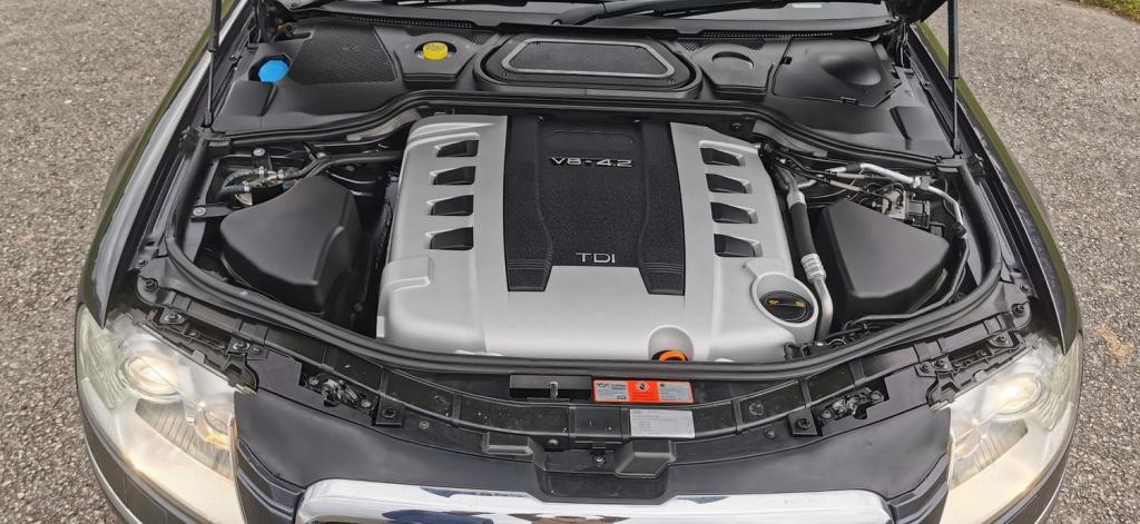 AUDI A8 4.2 TDI SE quattro 4dr LWB 2009