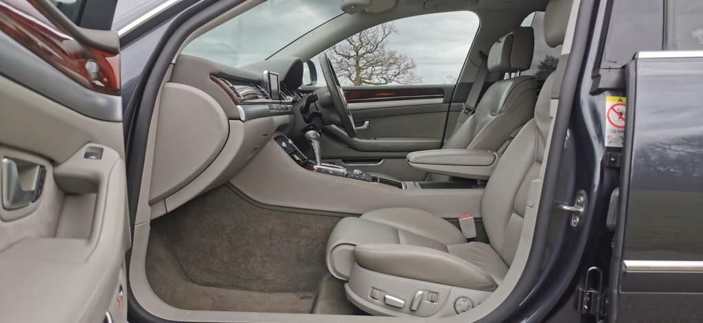 AUDI A8 4.2 TDI SE quattro 4dr LWB 2009