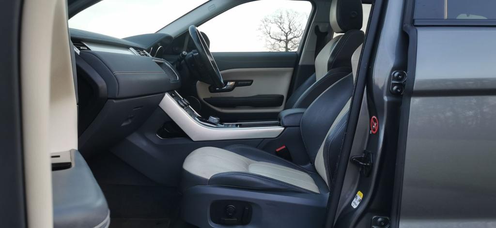 LAND ROVER RANGE ROVER EVOQUE 2.0 TD4 SE Tech Auto 4WD Euro 6 ss 5dr 2015