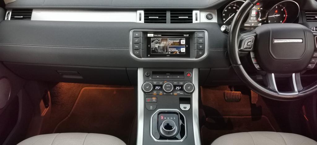 LAND ROVER RANGE ROVER EVOQUE 2.0 TD4 SE Tech Auto 4WD Euro 6 ss 5dr 2015