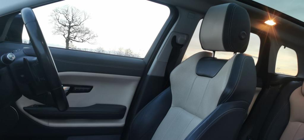 LAND ROVER RANGE ROVER EVOQUE 2.0 TD4 SE Tech Auto 4WD Euro 6 ss 5dr 2015