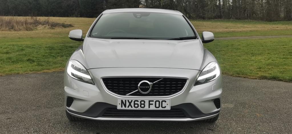 VOLVO V40 2.0 T2 GPF R-Design Pro Euro 6 ss 5dr 2018