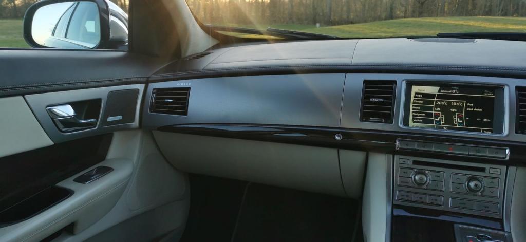 JAGUAR XF 3.0d V6 Portfolio Auto Euro 5 4dr 2011