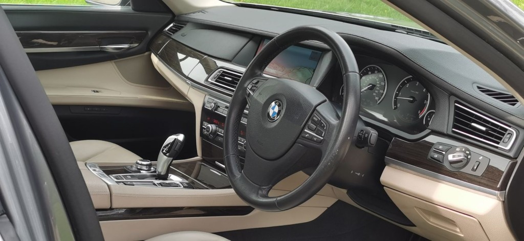 BMW 7 SERIES 3.0 730d SE Luxury Edition Auto Euro 5 4dr 2011
