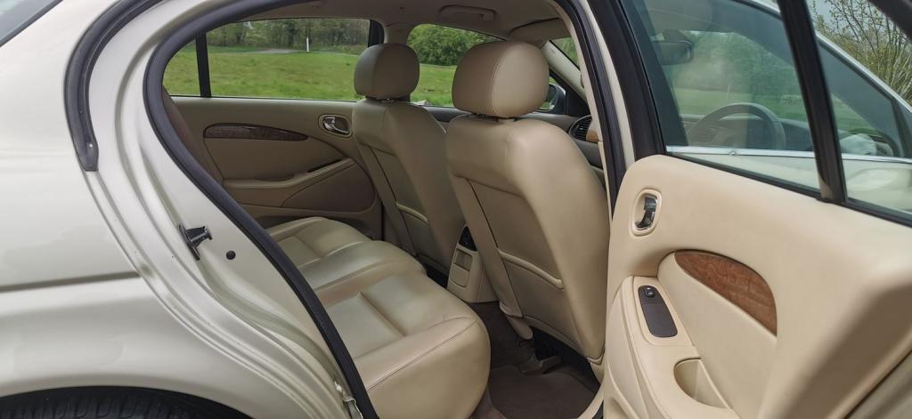 JAGUAR S-TYPE 2.7D V6 SE 4dr 2007