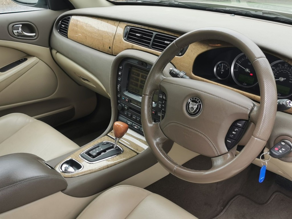 JAGUAR S-TYPE 2.7D V6 SE 4dr 2007