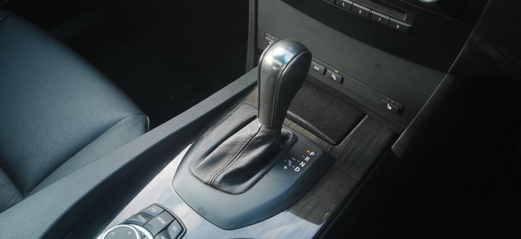 BMW 5 SERIES 4.4 545i V8 SE Auto 4dr 2004