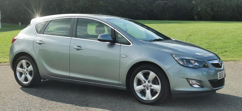 VAUXHALL ASTRA 2.0 CDTi SRi Auto 5dr 2011
