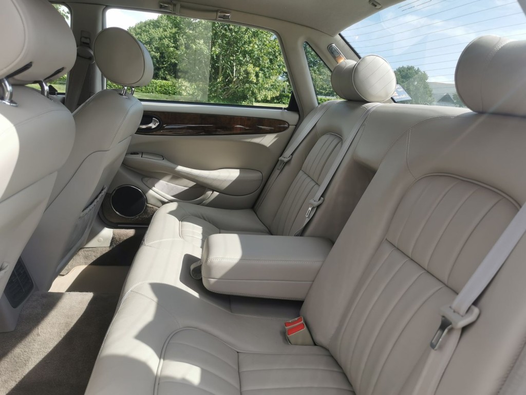 JAGUAR XJ 3.2 V8 XJ8 4dr Saloon Auto 1998